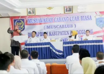 MUSCABLUB APDESI–Bupati Pandeglang Irna Narulita, menyampaikan sambutan di acara Muscablub Apdesi Pandeglang, Rabu (27/7/2022). (ISTIMEWA)