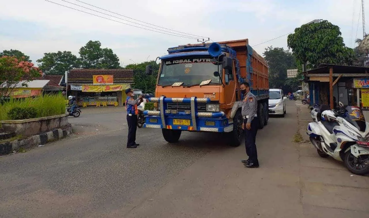 Perbatasan Tangerang Terbanyak Dilintasi Truk Tanah