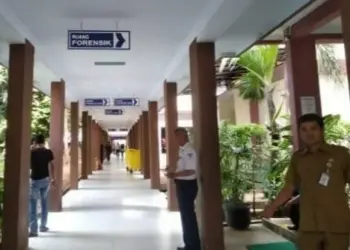 Lorong menuju ruang jenazah RSUD Drajat Prawiranegara, Serang. (ISTIMEWA)