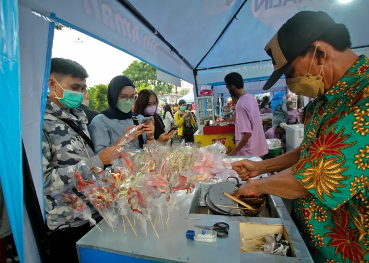 Foto Kemeriahan Festival Jajanan Kuliner di Mal