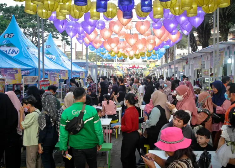 Foto Kemeriahan Festival Jajanan Kuliner di Mal