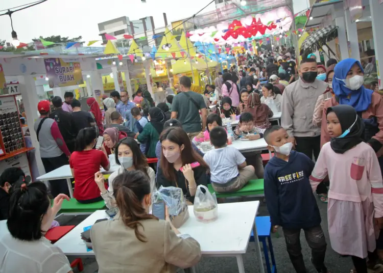 Foto Kemeriahan Festival Jajanan Kuliner di Mal