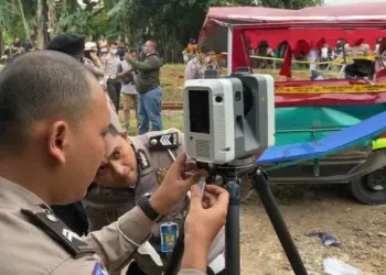 Tim TAA Polda Banten, lakukan olah Tempat Kejadian Perkara (TKP) Kereta Api tabrak Odong-odong, di perlintasan Kereta Api tanpa palang pintu, di Kampung Silebu, Desa Silebu, Kecamatan Kragilan, Kabupaten Serang, Selasa (26/7/2022). (ISTIMEWA)