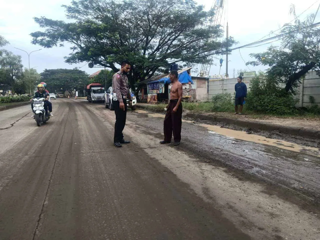 Remaja di Kramatwatu Tewas Setelah Motornya Ditabrak Fortuner