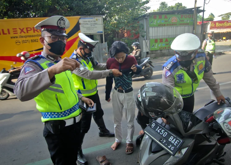 Foto Razia Kelengkapan Kendaraan Bermotor di Tangerang