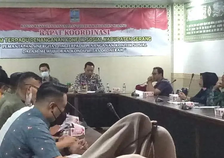 RAKOR–Tim Terpadu Penanganan Konflik Sosial Kabupaten Serang, melakukan rapat koordinasi membahas penanganan konflik. (ISTIMEWA)