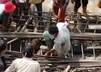 Dua Pekerja Jembatan Salaraja Lebak Tertimbun Besi, Evakuasi Berlangsung Dramatis