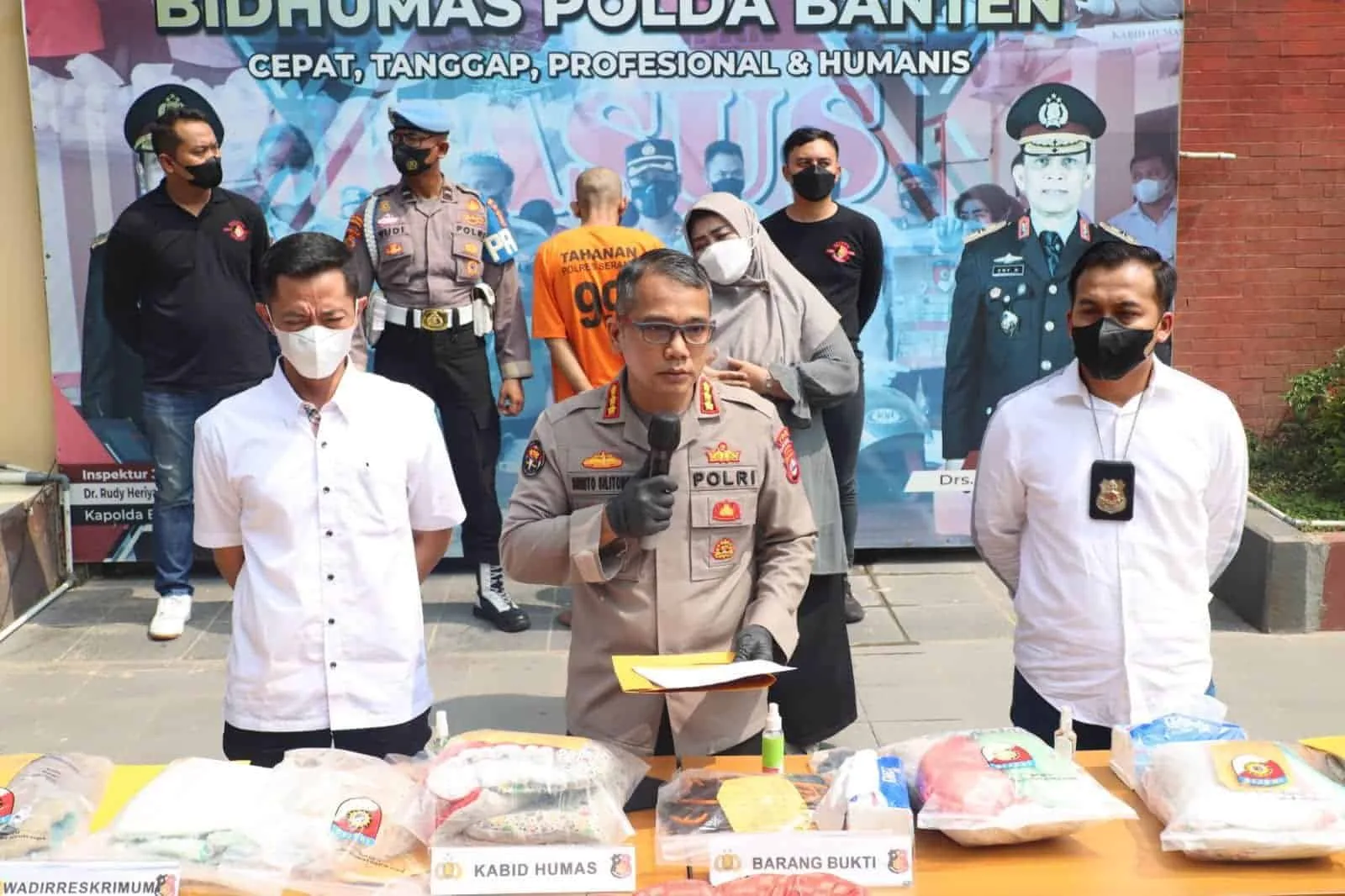 Kabid Humas Polda Banten, sedang ekspos kasus. (ISTIMEWA)