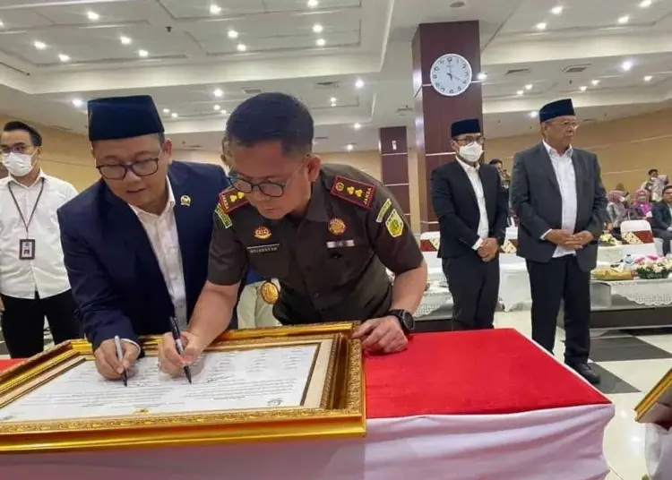 Cegah Korupsi, DPRD dan Kejari Tangsel Teken Pakta Integritas