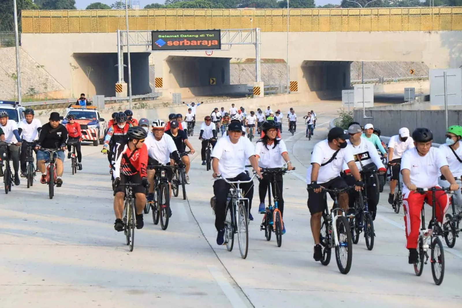 Sosialisasikan Tol Serpong-Balaraja dengan Gowes