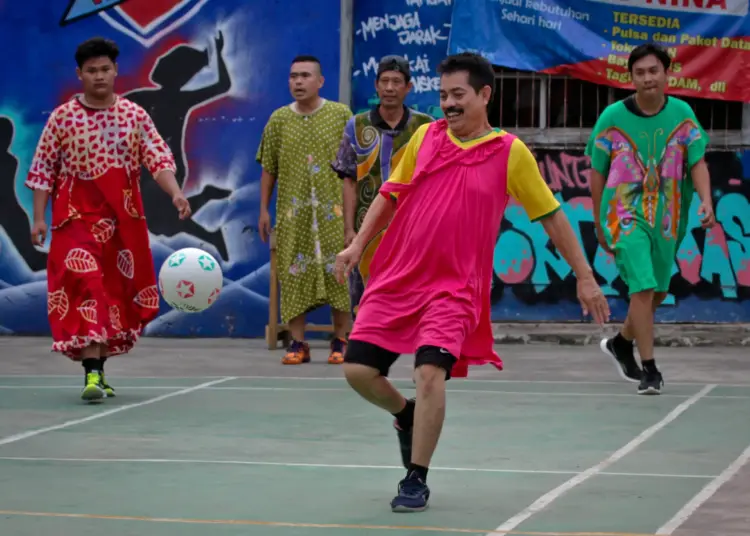 Foto Serunya Lomba Bola Daster HUT RI di Karawaci