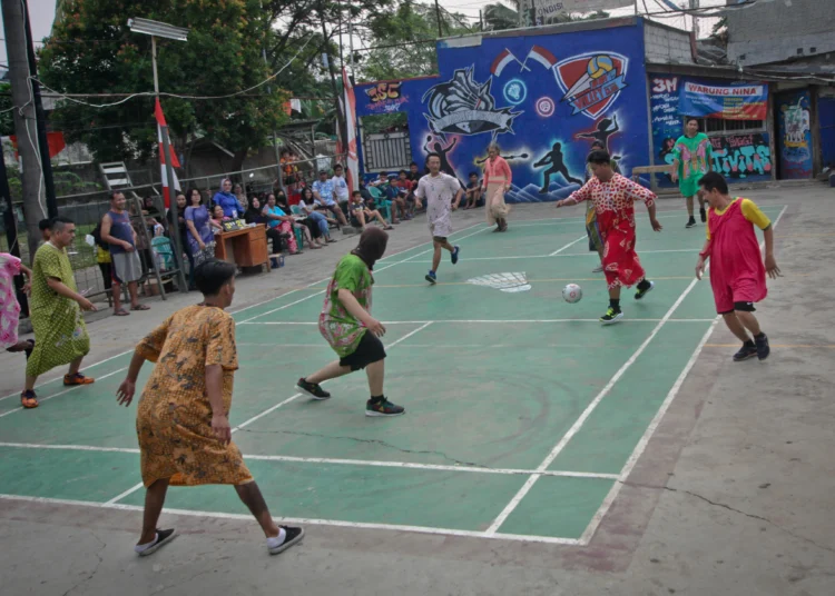 Foto Serunya Lomba Bola Daster HUT RI di Karawaci