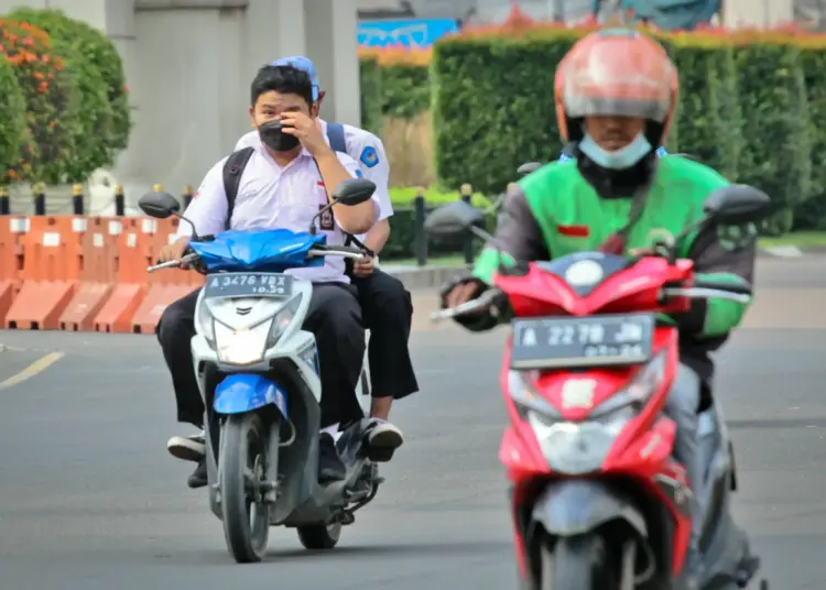 Foto Pelajar di Kabupaten Tangerang Diimbau Tak Bawa Motor ke Sekolah