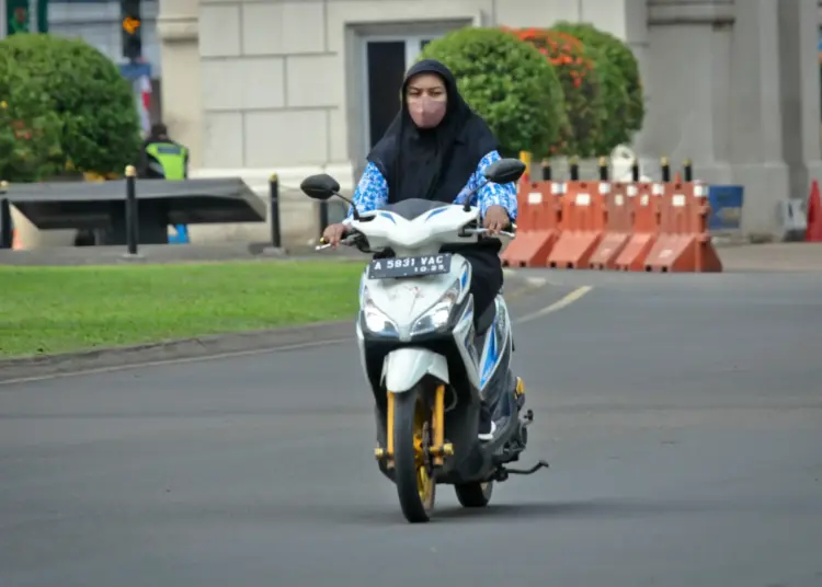 Foto Pelajar di Kabupaten Tangerang Diimbau Tak Bawa Motor ke Sekolah