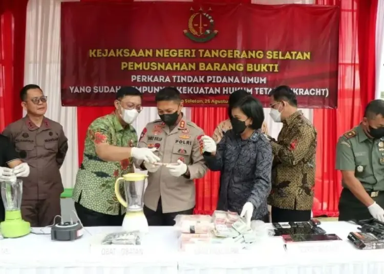 Kejari Tangsel Musnahkan Barang Bukti Senilai Rp 5 Miliar