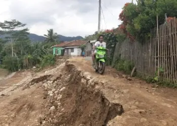 Penanganan Jalan Parakan Besi di Lebak Butuh Turap Permanen