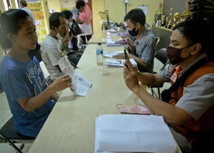 Foto Penyaluran BLT BBM dan Sembako Tahap 1 di Kota Tangerang