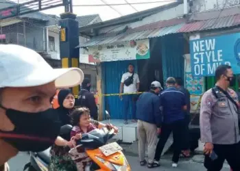 Tragis, Diduga Cemburu Seorang Pria di Karang Tengah Gorok Istri Hingga Tewas