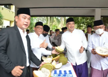 Bupati Ngariung Bareng Ribuan Santri, 6.000 Duren Gratis Disiapkan