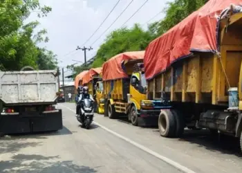 Truk Pengangkut Sampah Kerap Antre di TPA Rawa Kucing, Ini Penjelasan DLH Kota Tangerang