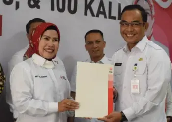 Sudah Donor 100 Kali, Kepala DLH Kota Tangerang Dapat Penghargaan dari PMI