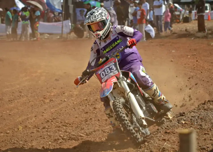 Foto Aksi Atlet Cabor Motocross Porprov VI Banten