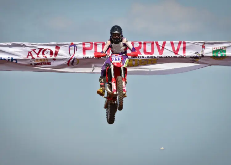 Foto Aksi Atlet Cabor Motocross Porprov VI Banten