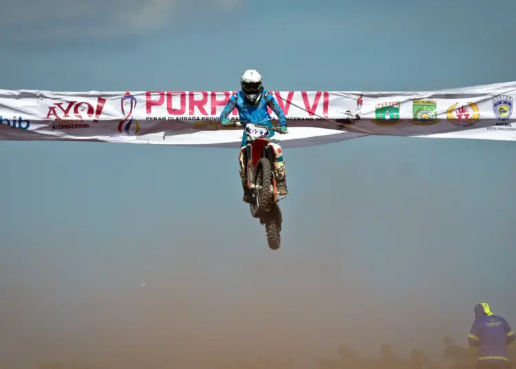 Foto Aksi Atlet Cabor Motocross Porprov VI Banten