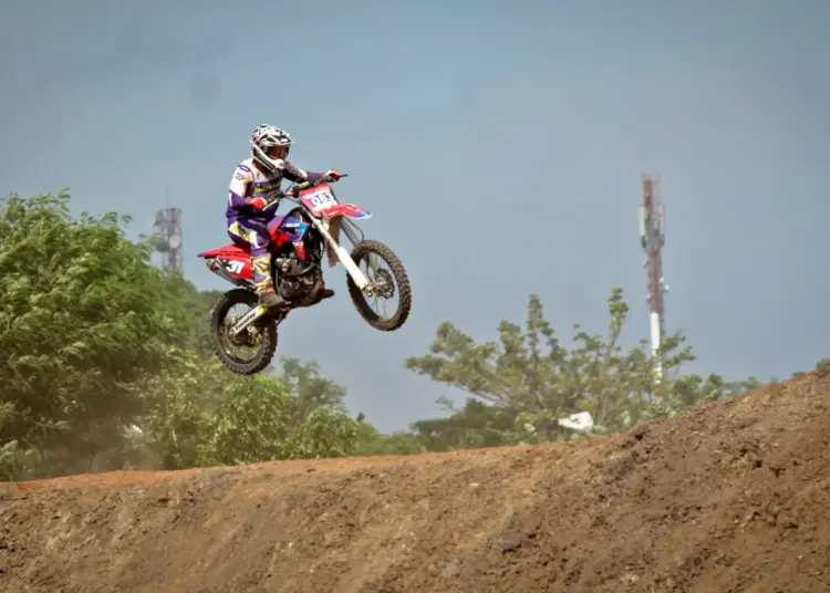 Foto Aksi Atlet Cabor Motocross Porprov VI Banten