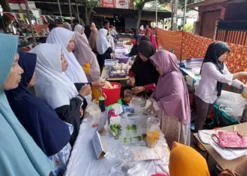 PESTA UMAT: Suasana acara Pesta Umat di Taman Al Barokah Lingkup Masjid Nurul Ulum, Jalan Garuda - Kasuari Raya, PWS Tigaraksa, Desa Margasari, Kecamatan Tigaraksa, Kabupaten Tangerang, Sabtu (31/12/2022). (FAJAR ADITYA)