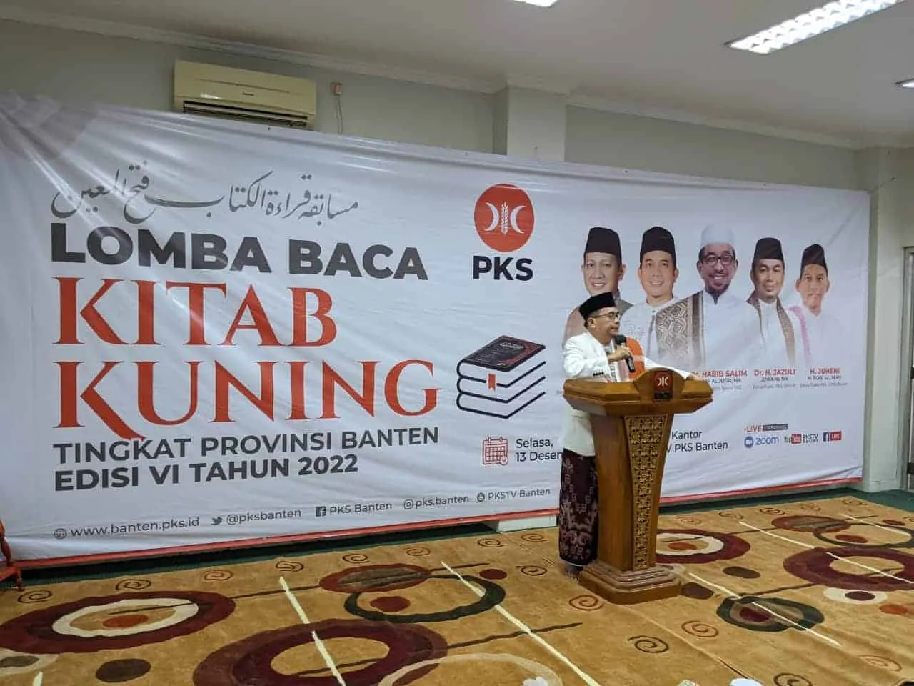 GELAR LOMBA BACA KITAB KUNING–Dewan Pimpinan Wilayah (DPW) Partai Keadilan Sejahtera (PKS) Banten, menggelar lomba membaca kitab kuning yang berlokasi di kantornya, Kelurahan Cipare, Kecamatan Serang, Kota Serang, Selasa (13/12/2022). (ISTIMEWA)