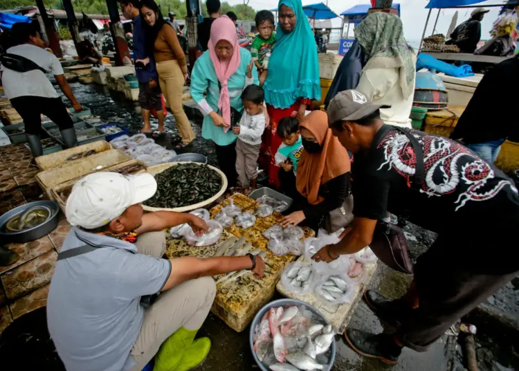 Foto Akibat Cuaca Ekstrim, Harga Ikan di TPI Cituis Tangerang Naik