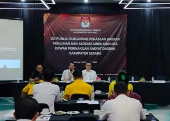 KPU Kabupaten Serang lakukan uji publik rancangan penataan daerah pemilihan dan alokasi kursi anggota DPRD Kabupaten Serang, Rabu (14/12/2022). (SIDIK/SATELITNEWS.COM)