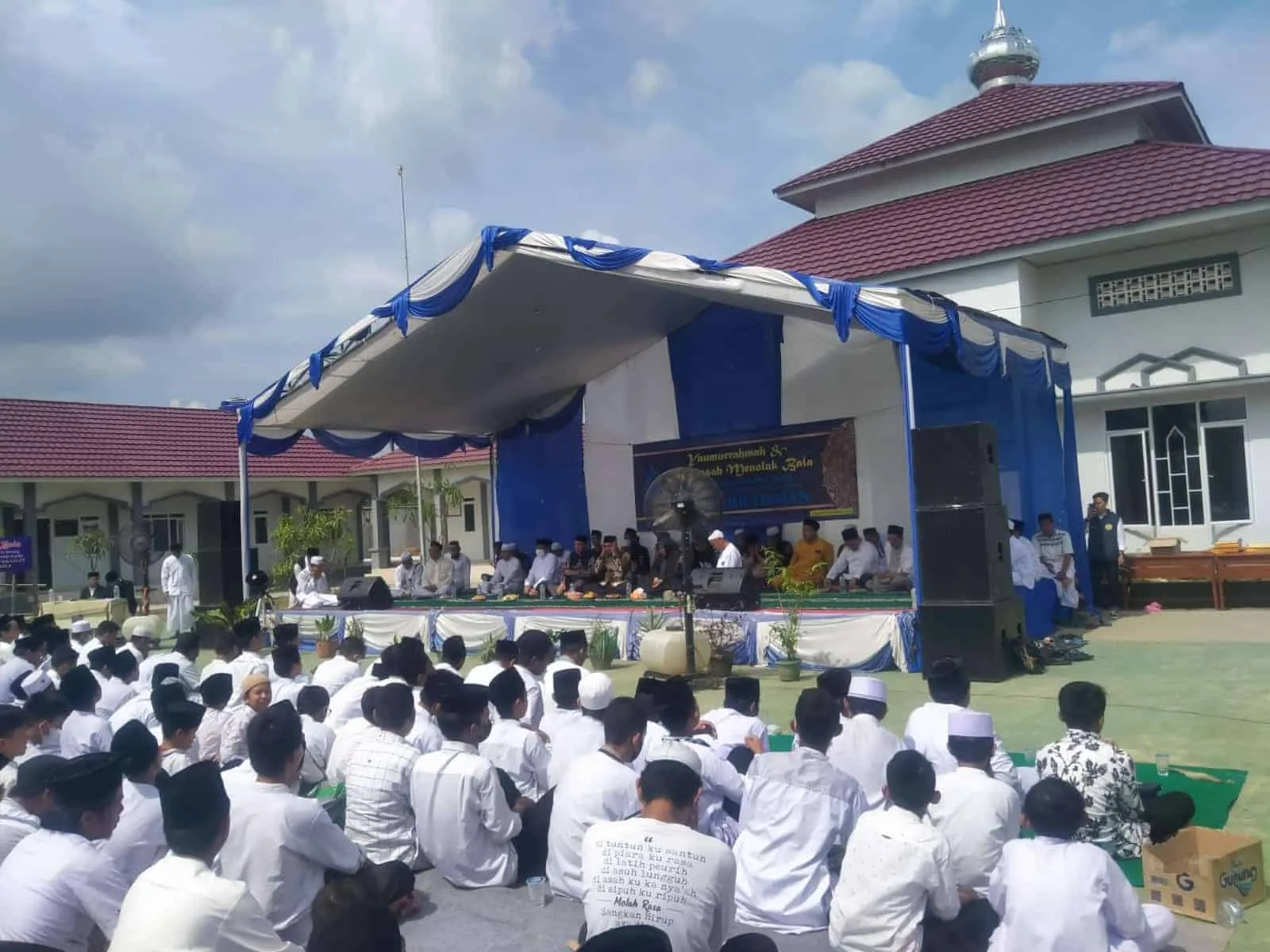 Tolak Peternakan Ayam, Puluhan Santri di Kota Serang Gelar Istighotsah