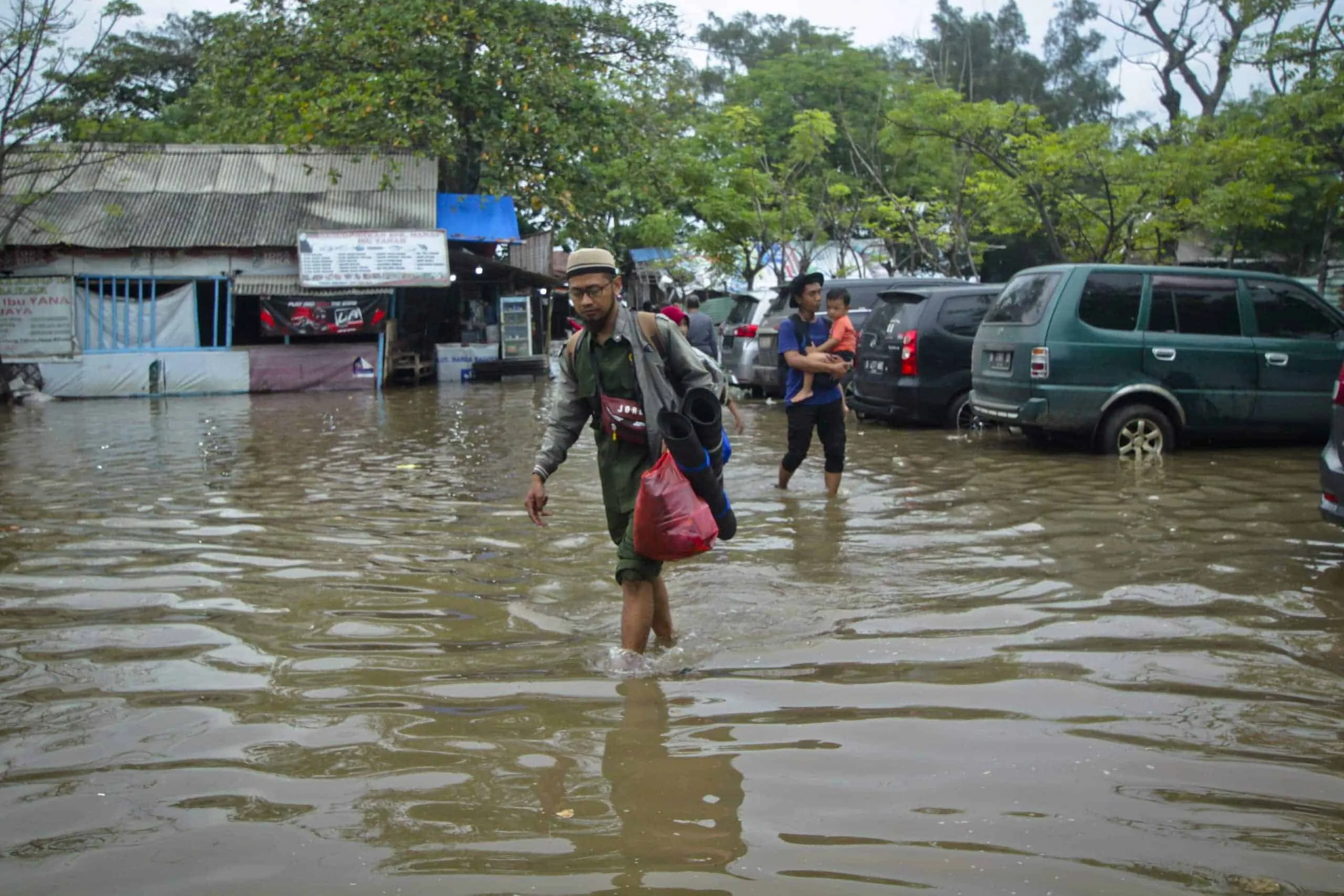 Masyarakat Pesisir Kabupaten Tangerang Diminta Waspada Gelombang Tinggi