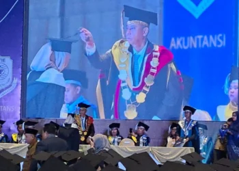 Ratusan Wisudawan STE PPI Citra Raya Resmi Sandang Gelar Sarjana