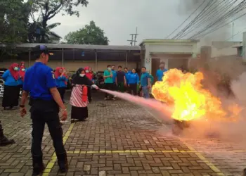 Tenaga Kesehatan Puskesmas Larangan Utara Diberi Pelatihan Mitigasi Bencana