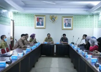 Inspektorat Kabupaten Kutai Kartanegara, Provinsi Kalimantan Timur (Kaltim), melakukan kunjungan kerja (Kunker) ke Pemerintah Kabupaten (Pemkab) Serang, Kamis (8/12/2022). (SIDIK/SATELITNEWS.COM)