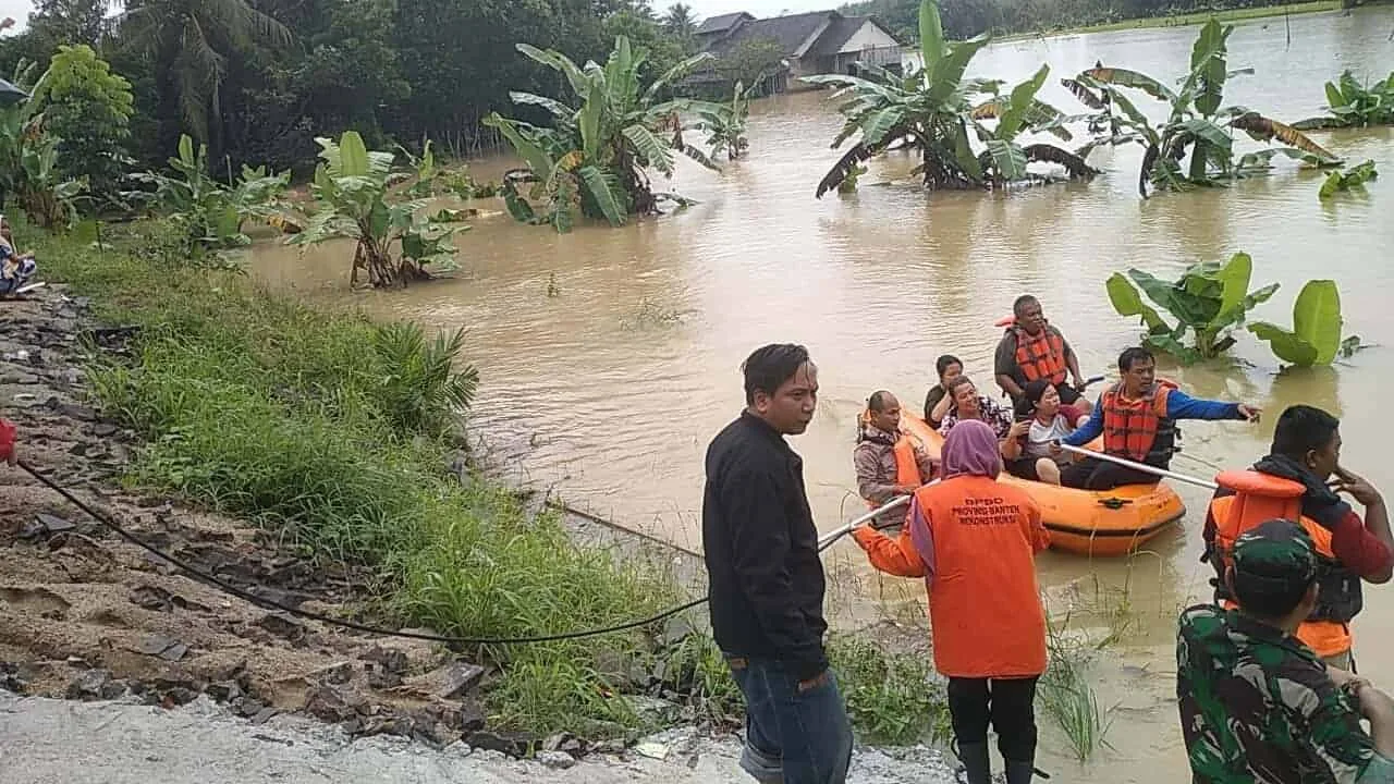 BMKG memprediksi cuaca ekstrem terjadi di Provinsi Banten sampai bulan Februari 2023. (ISTIMEWA)