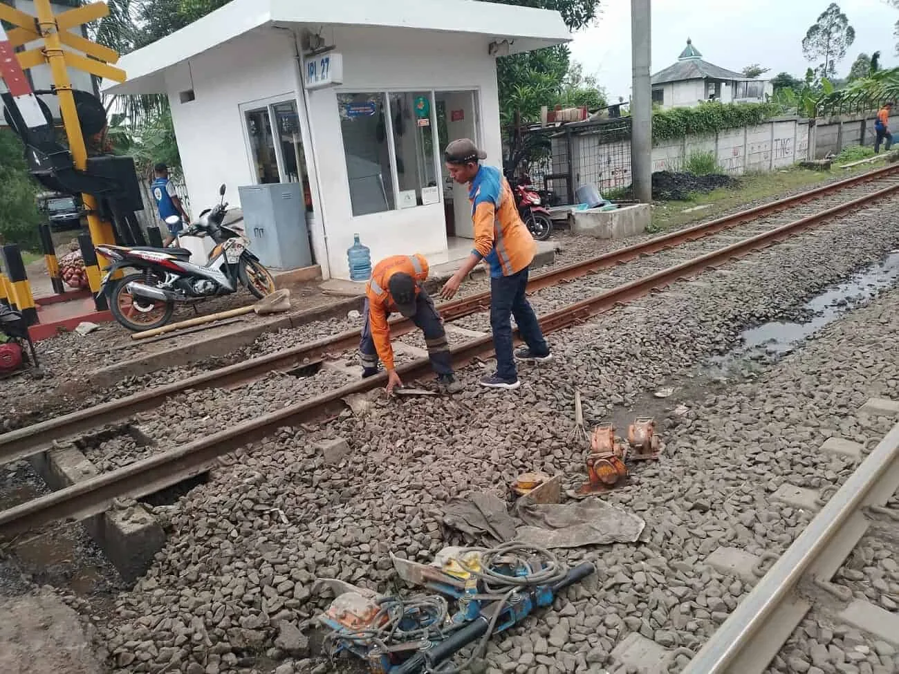 Kebocoran Pipa di Bawah Rel Belum Diperbaiki, PT KAI Tunggu Surat Lengkap