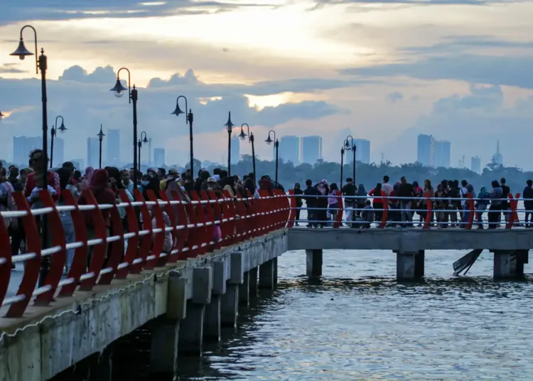 Foto Liburan Imlek di Kawasan Situ Cipondoh