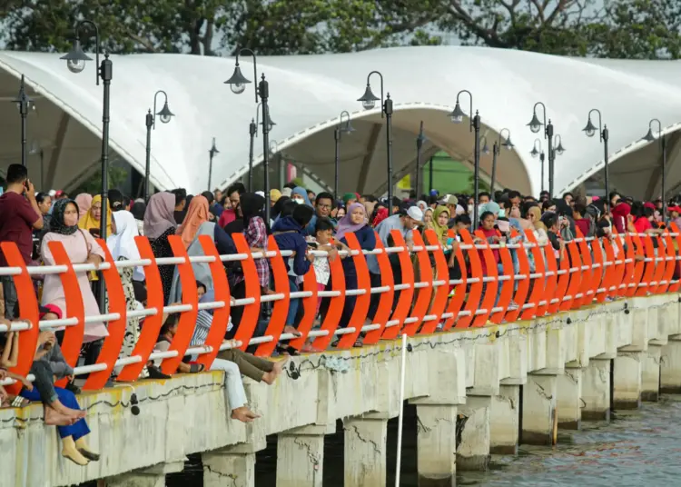 Foto Liburan Imlek di Kawasan Situ Cipondoh