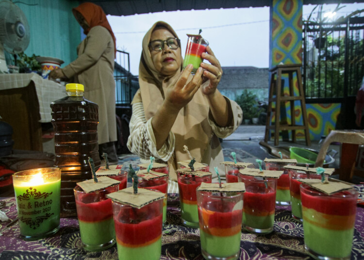 Foto Produksi Lilin Aroma Terapi Berbahan Minyak Jelantah