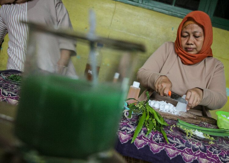 Foto Produksi Lilin Aroma Terapi Berbahan Minyak Jelantah