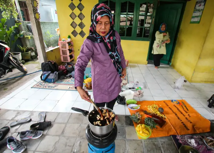 Foto Produksi Rumahan Minuman Tepache di Kota Tangerang