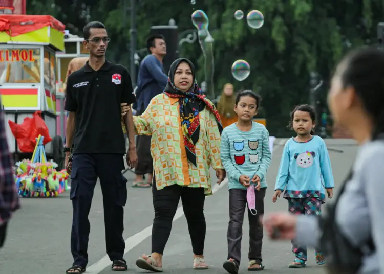 Foto Wisata Jembatan Berendeng Pada Akhir Pekan