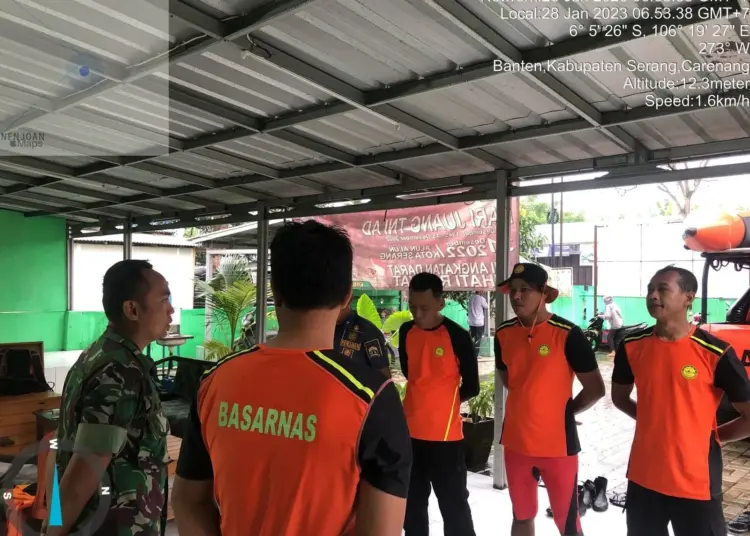 Tim SAR Gabungan masih melakukan pencarian warga, yang diduga hilang hanyut di Sungai Cidurian. (ISTIMEWA)