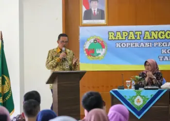 GELAR RAT–Pj Sekda Banten, M. Tranggono, menghadiri Rapat Anggota Tahunan (RAT) 2022, KPRI Korpri Banten, di Gedung Korpri Banten, Cilaku, Kota Serang, belum lama ini. (ISTIMEWA)