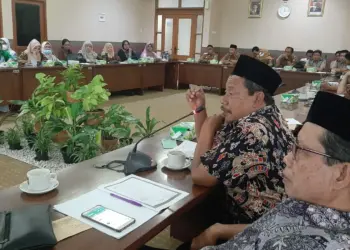 Protes Tiga Jalan Utama Ditutup, Warga Cisauk Adukan Pengembang Ke DPRD