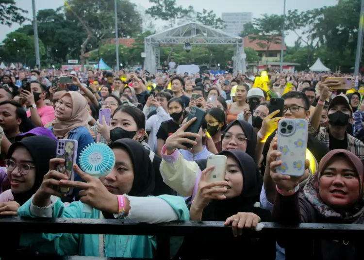 Foto Penampilan Artis di Tangcity Music Fest